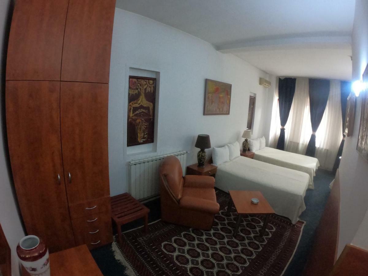Hotel Vergina スコピエ エクステリア 写真