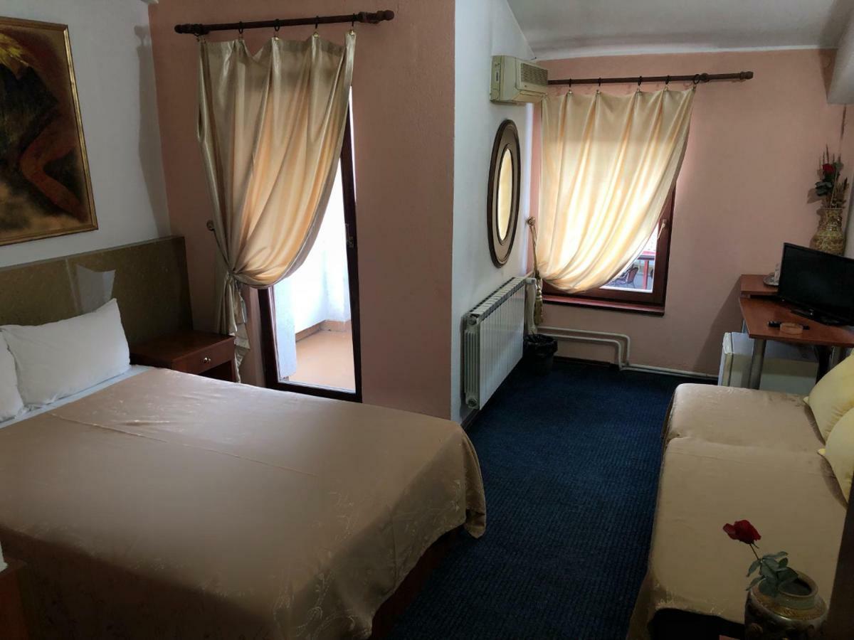 Hotel Vergina スコピエ エクステリア 写真