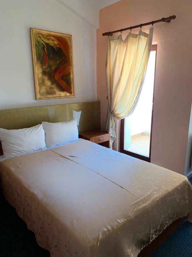 Hotel Vergina スコピエ エクステリア 写真